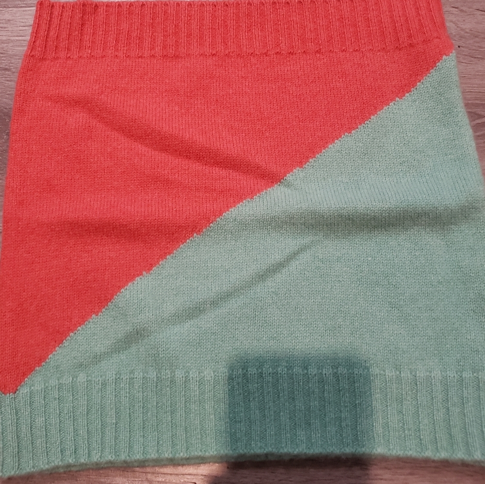 Made of Me Collection Eighteen 100% Cashmere Snood Cinnamon Red NWT